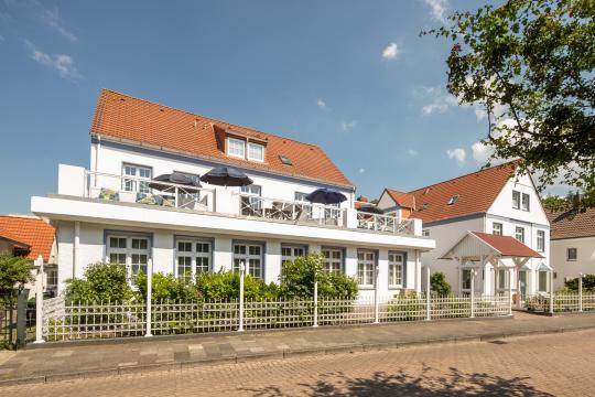 Außenansicht mit Dachterrasse